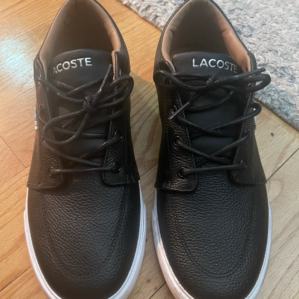 Lacoste men smears in black with white soles